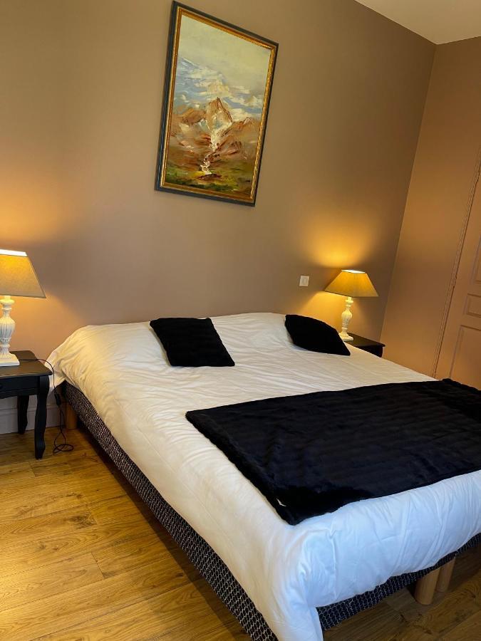 Domaine Des Peyries - Chambres Et Table D'Hotes Saint-Barthelemy-d'Agenais エクステリア 写真