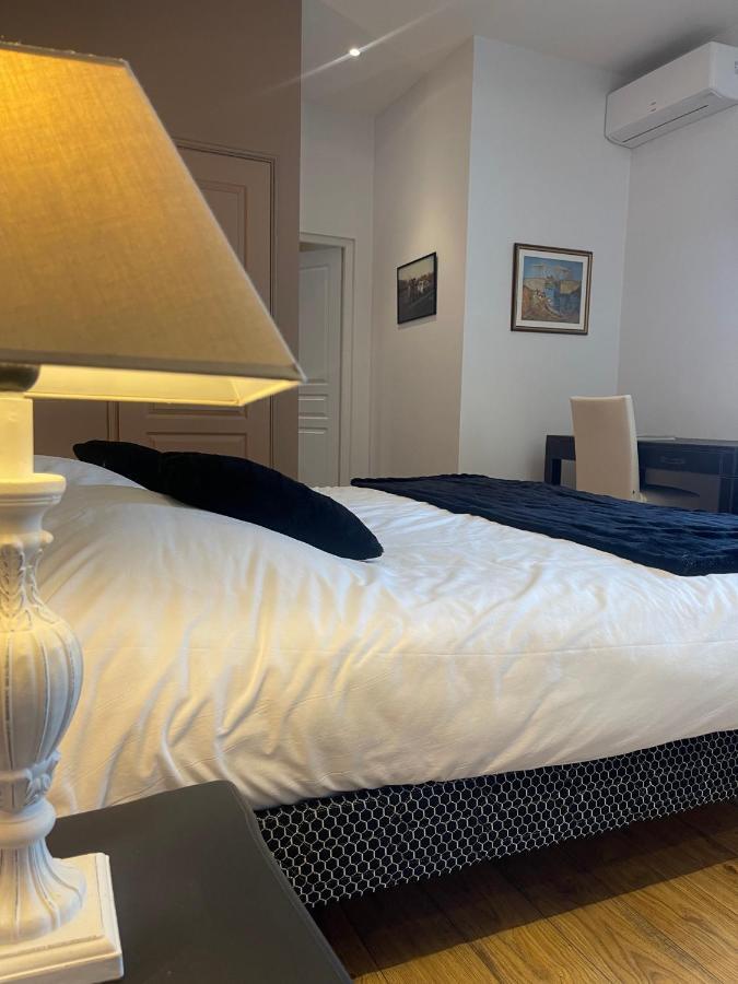 Domaine Des Peyries - Chambres Et Table D'Hotes Saint-Barthelemy-d'Agenais エクステリア 写真