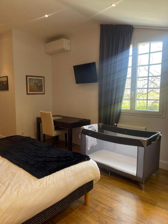 Domaine Des Peyries - Chambres Et Table D'Hotes Saint-Barthelemy-d'Agenais エクステリア 写真